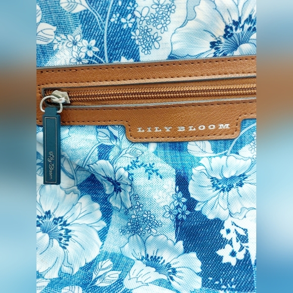 LILY BLOOM Denim Petal Patch Crossbody Reese Coho Bag Purse Floral 13x9x5” - Picture 2 of 11